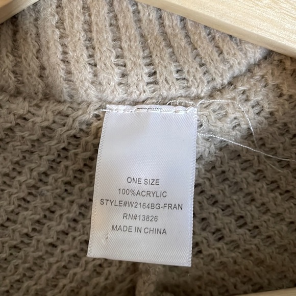 One Size Sweater Poncho‎ - Picture 4 of 6